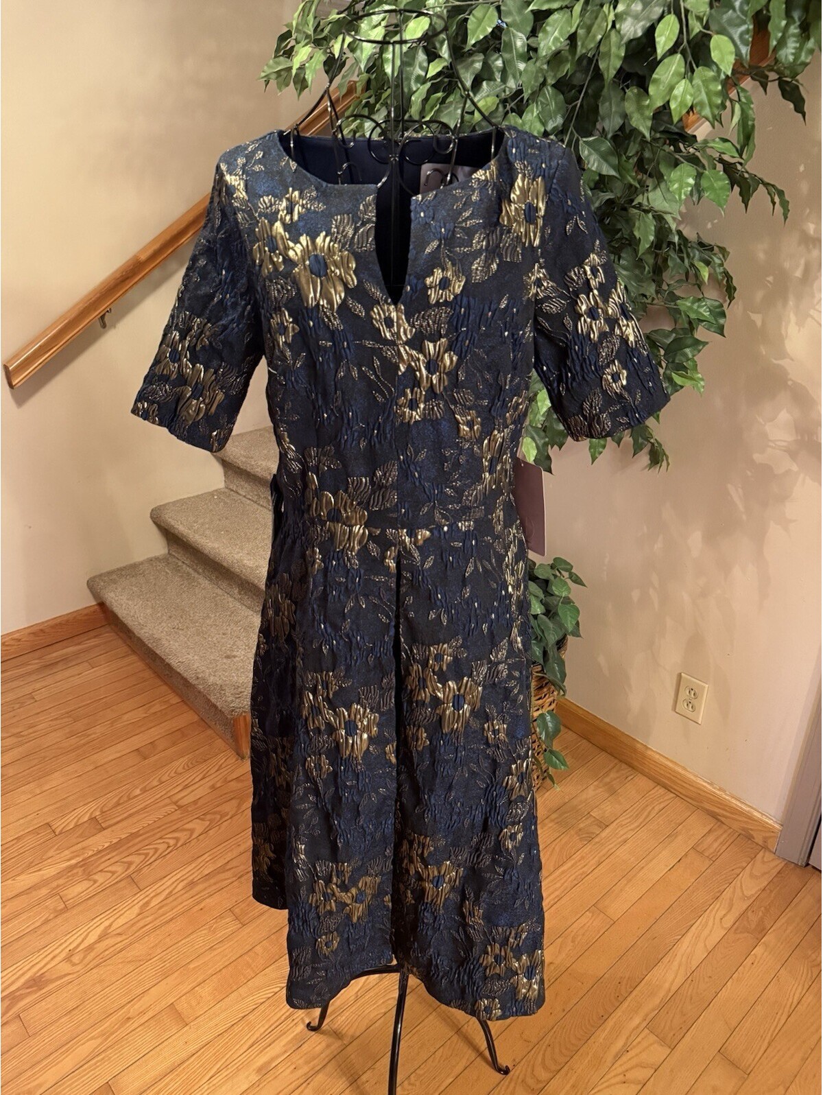 Js Collections Florence Jacquard Floral Dress Size 8 Deep Navy/Gold Nwt $498 — image 5 of 8